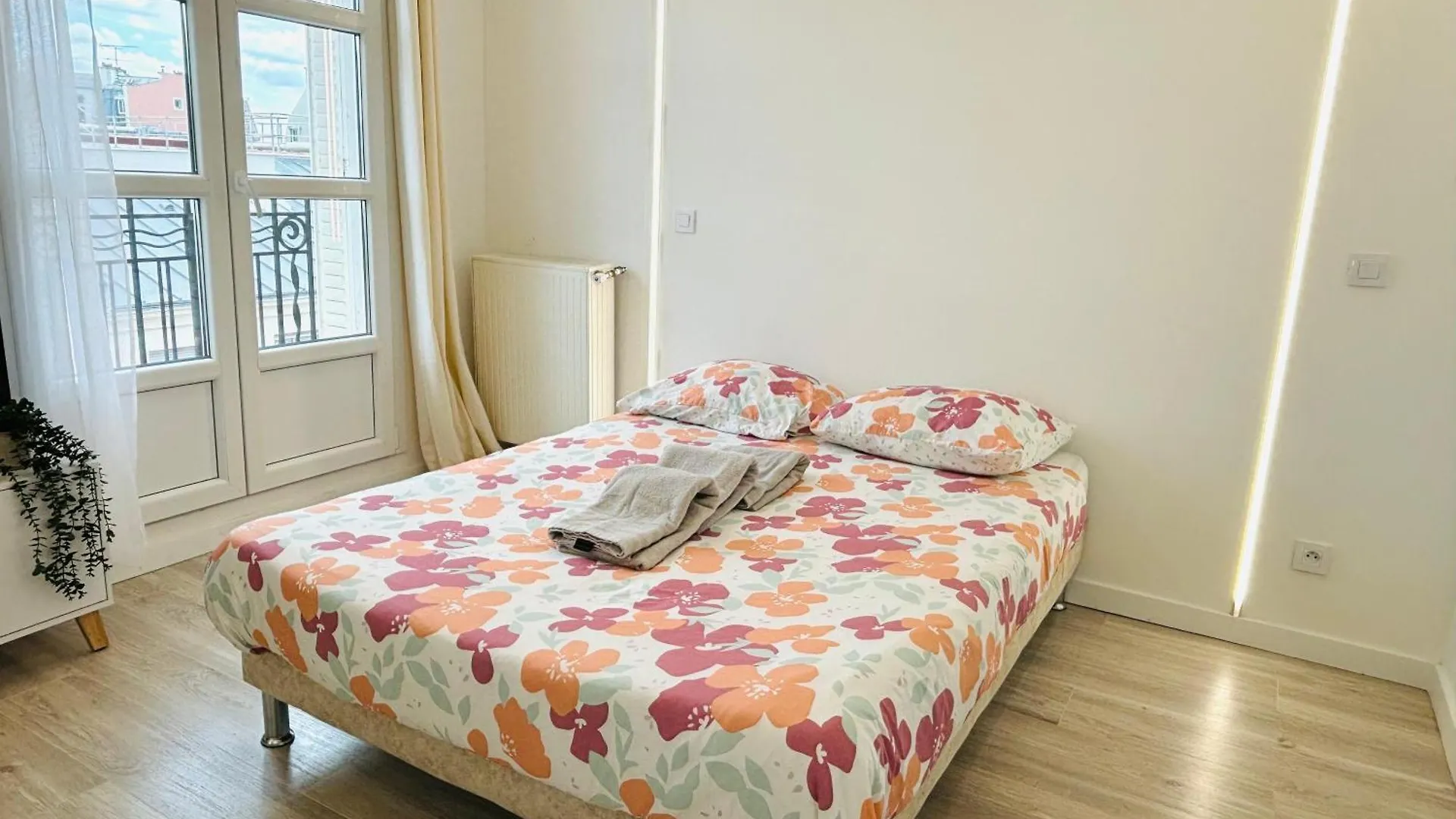 Apartment Republique Rue Des Bluets Paris