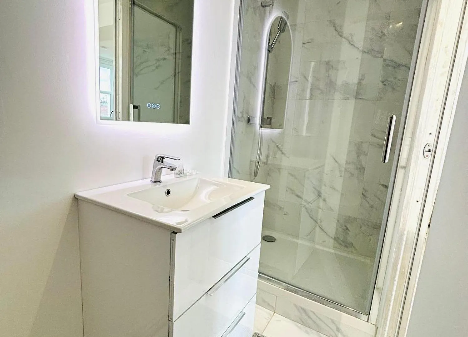 Republique Rue Des Bluets Apartament